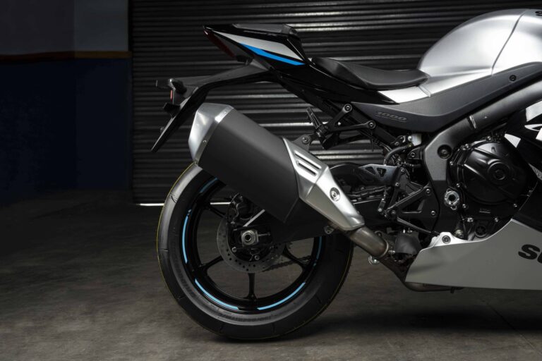 SUZUKI-RGSX-8730-768x512